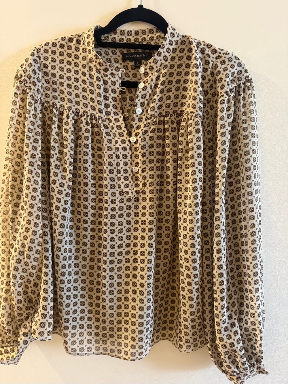 Banana Republic Cream and Brown Printed Peasant Blouse size Small